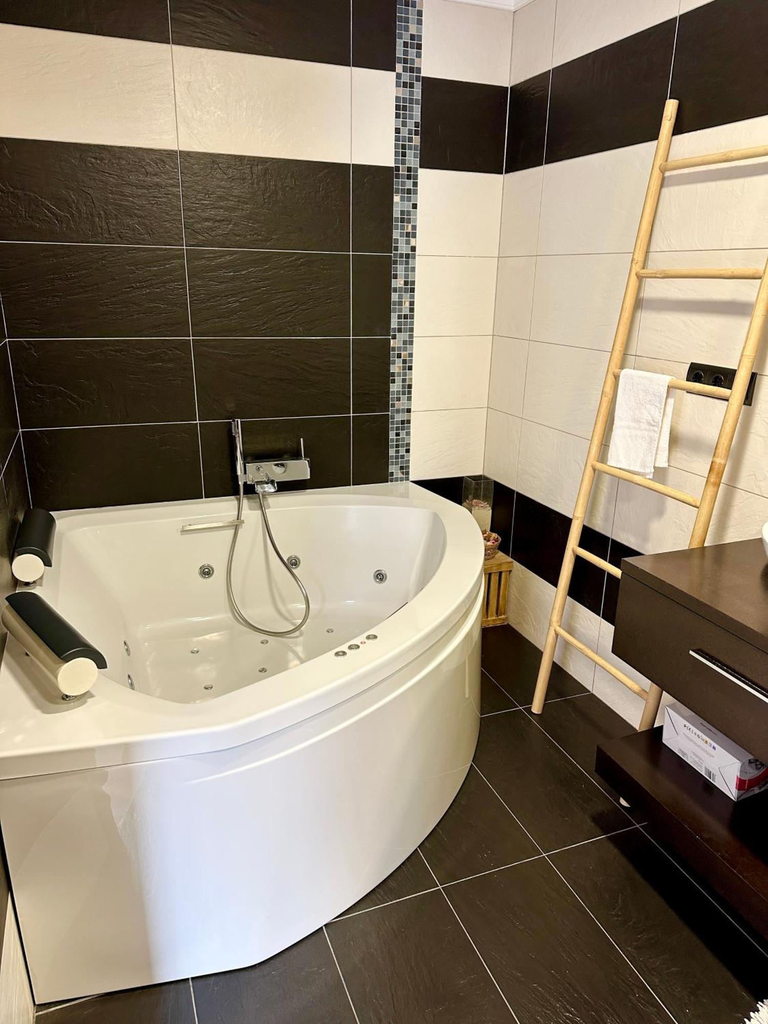 Casa Con Jacuzzi Y Piscina Con Vistas Al Castillo Corbera de Alcira Zewnętrze zdjęcie